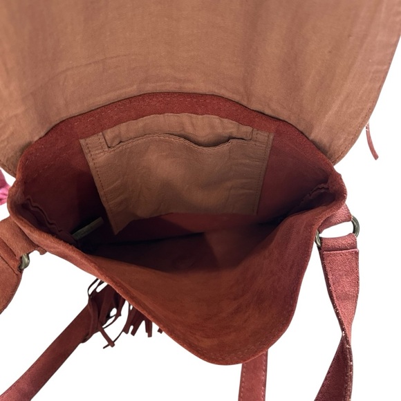 Alternative Suede Fringe Rust Crossbody Purse Bag - Picture 4 of 10